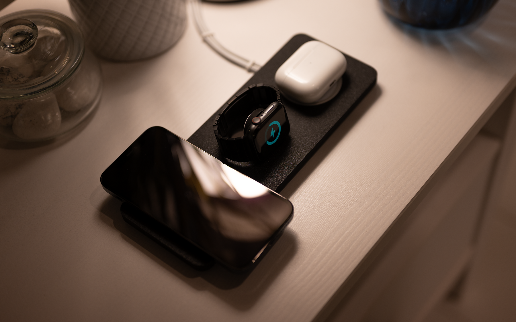 Trio - 3 in 1 Ladestation für iPhone & Apple Watch Bundle
