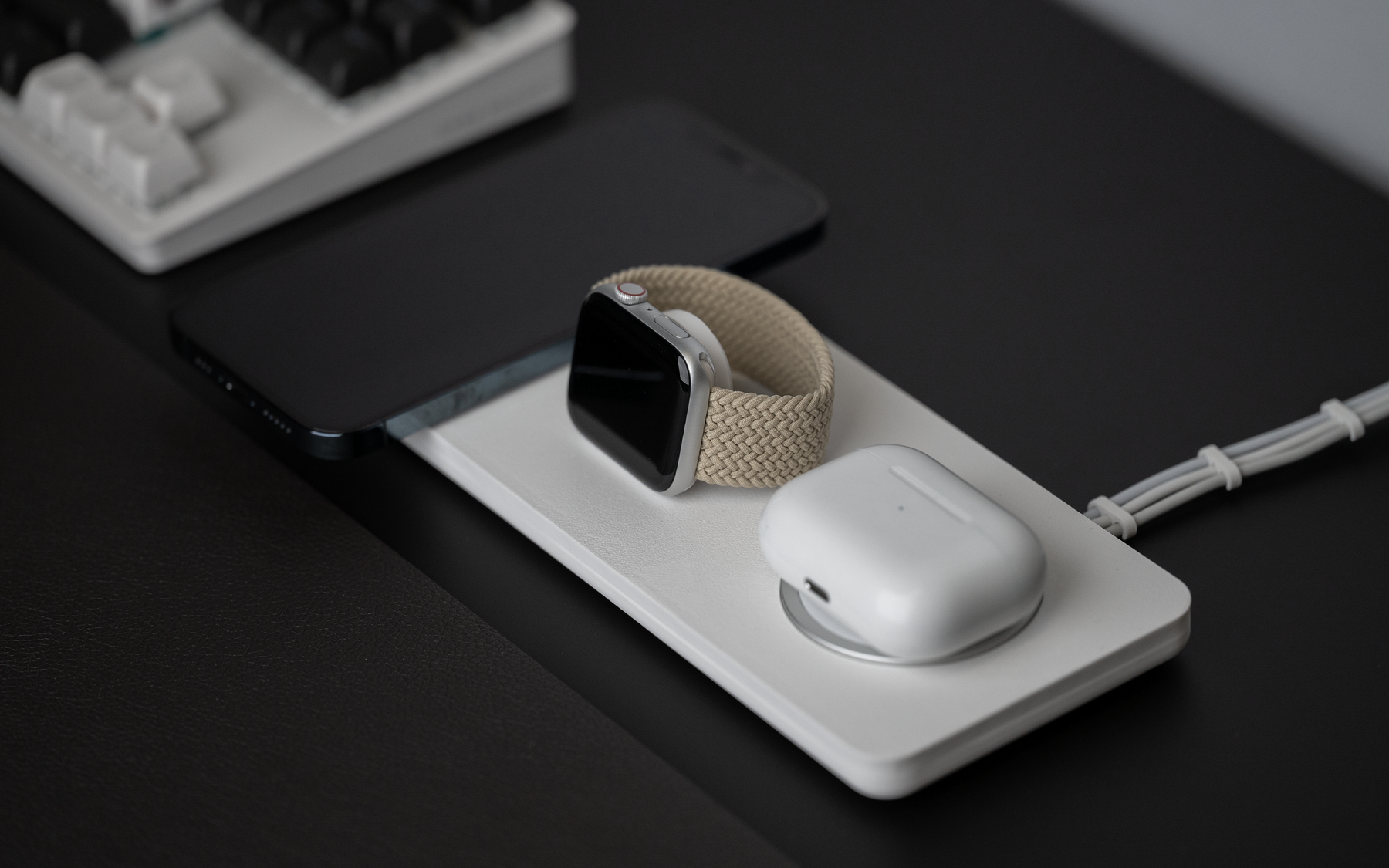 Trio - 3 in 1 Ladestation für iPhone & Apple Watch Bundle