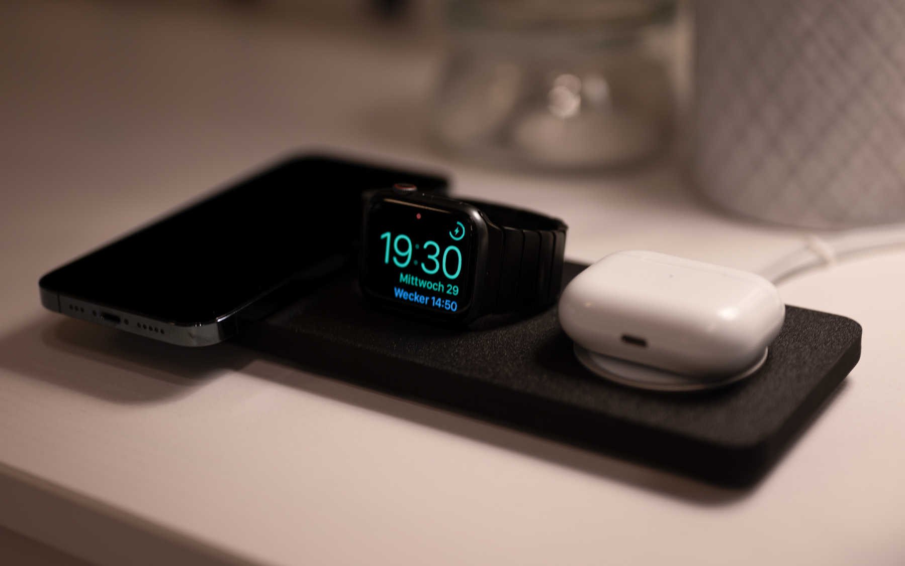Trio - 3 in 1 Ladestation für iPhone & Apple Watch Bundle