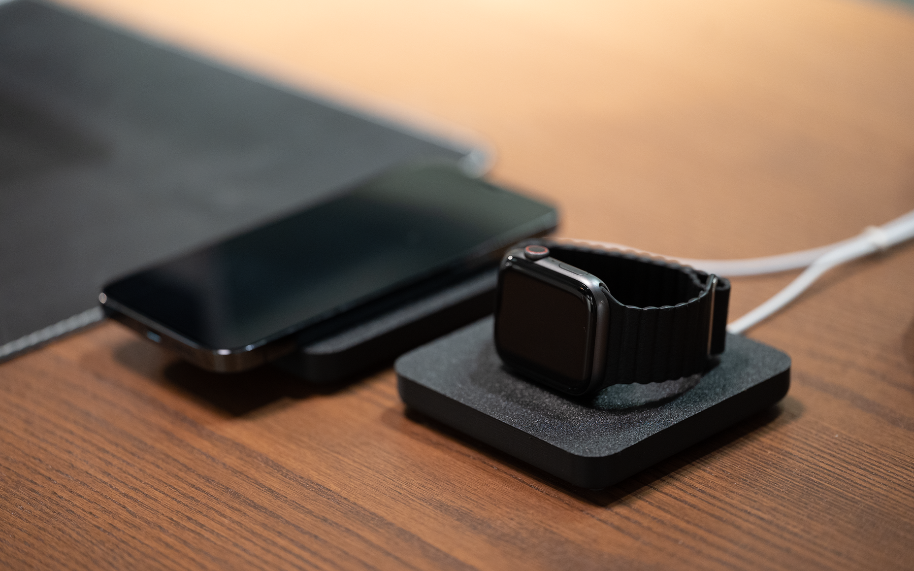 Mono - Ladestation für iPhone & Airpods