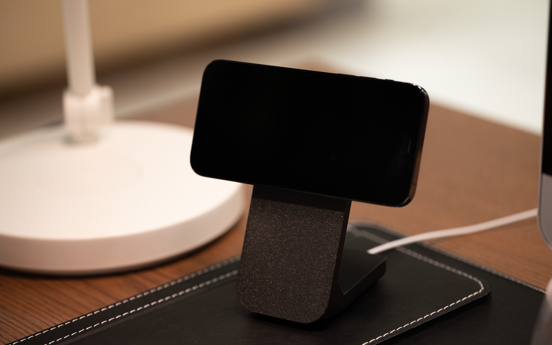Stand - Ladestation für iPhone